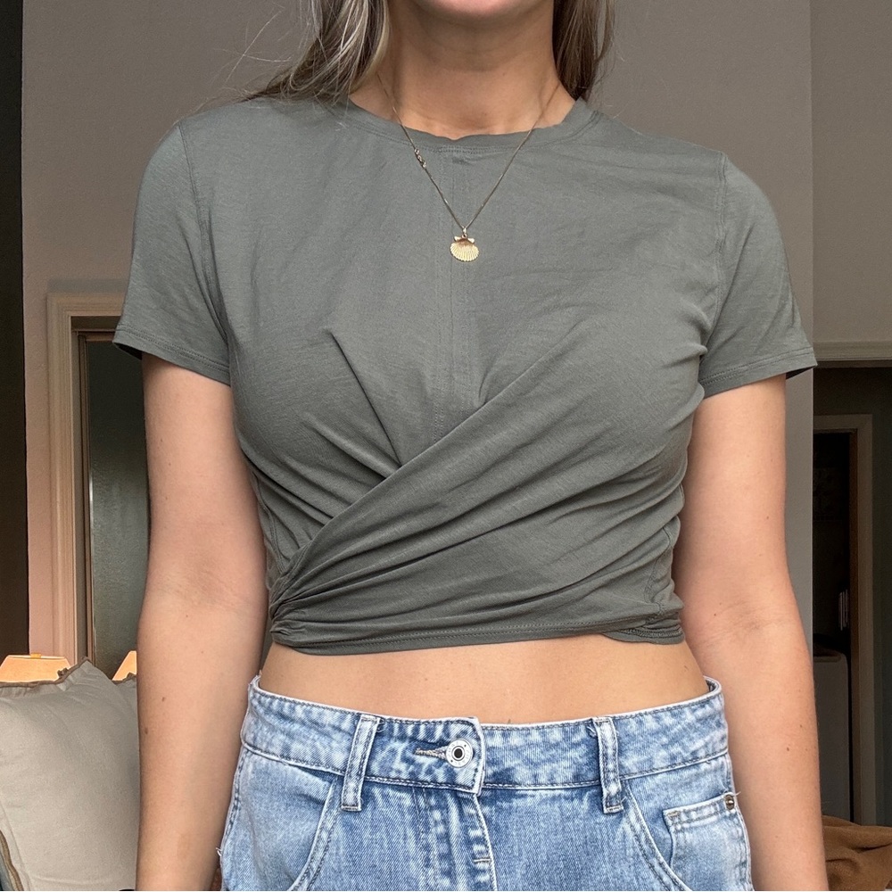 Lululemon Women's Tie Short Sleeve